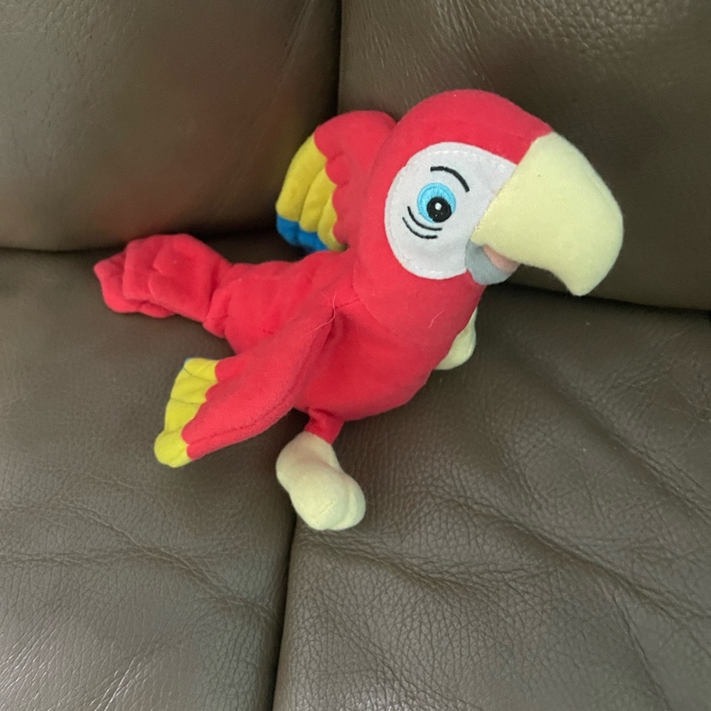 Waddlesworth from 101 Dalmations Parrot​